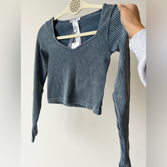Zara Tops - Zara Ribbed Longsleeve Top